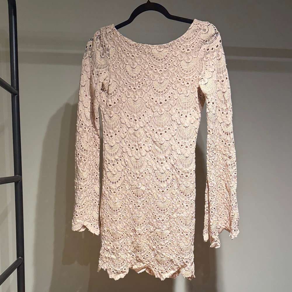 Nightcap Spanish Priscilla Dress Blush/nude Lace Long Sleeve Bell Sleeve size 1